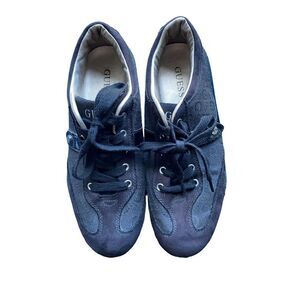 Guess women’s black logo detailed lace up sneakers size 8.5.
